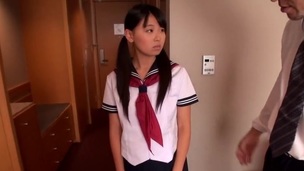 brunette tenåring hardcore fetish uniform japansk